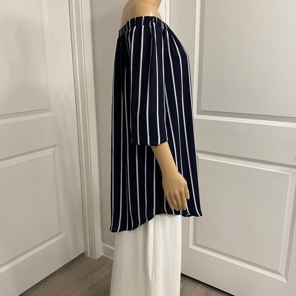 Forevery 21 Contemporary Collection Off Shoulder Top. Blue/White Stripe. Small. - Picture 4 of 9